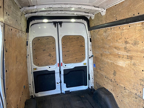 Ford Transit 20 of 22