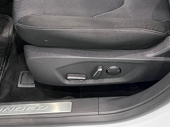 Ford Mondeo 17 of 23