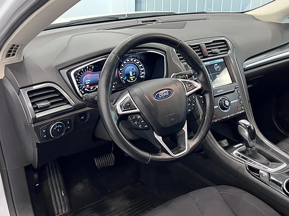 Ford Mondeo 15 of 23