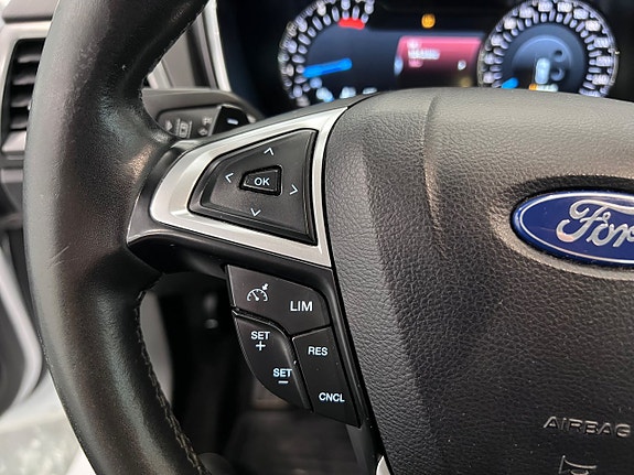 Ford Mondeo 19 of 23