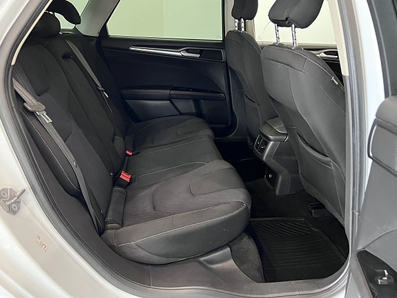 Ford Mondeo 10 of 23