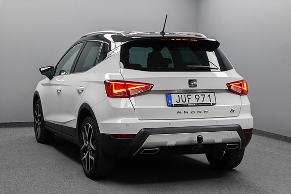 Seat Arona 2 of 5