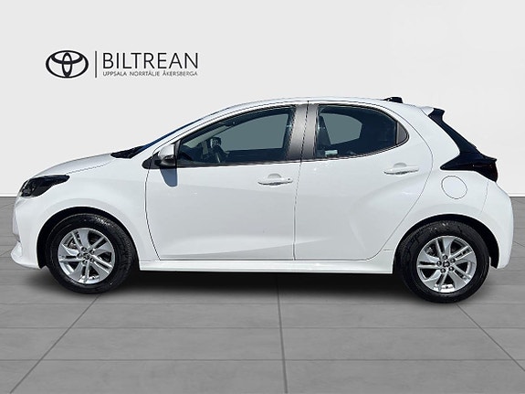 Toyota Yaris 3 of 5