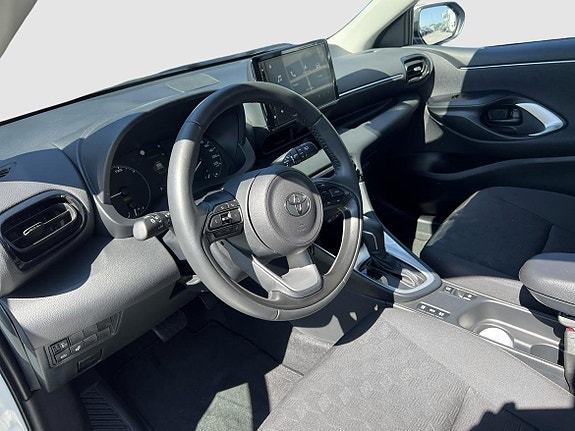 Toyota Yaris 8 of 13