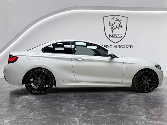 BMW 220d 6 of 15
