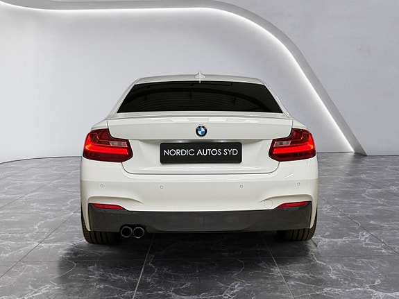 BMW 220d 4 of 5