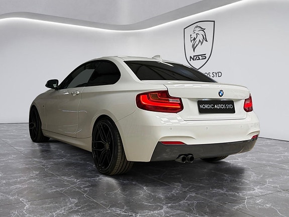 BMW 220d 3 of 5