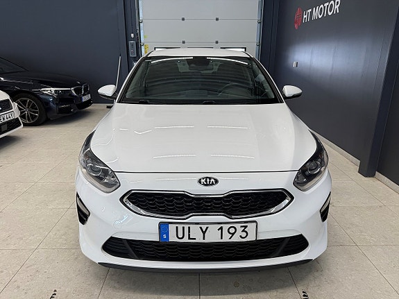 Kia Ceed 2 of 5