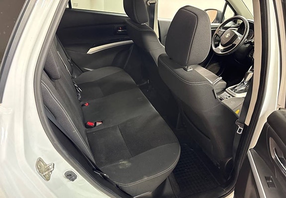 Suzuki S-Cross 7 of 8