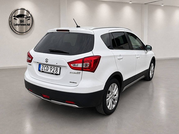 Suzuki S-Cross 4 of 8