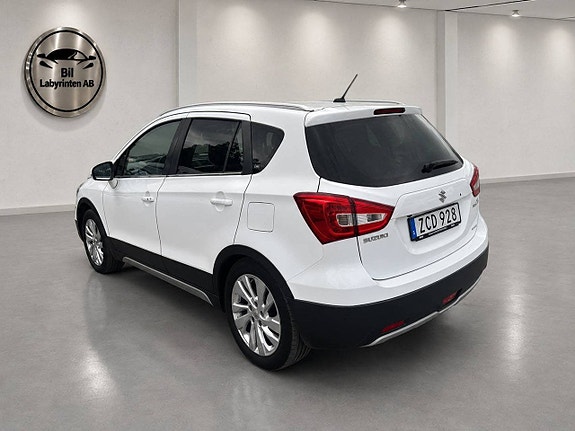 Suzuki S-Cross 3 of 8