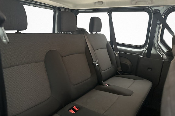 Renault Trafic 29 of 29