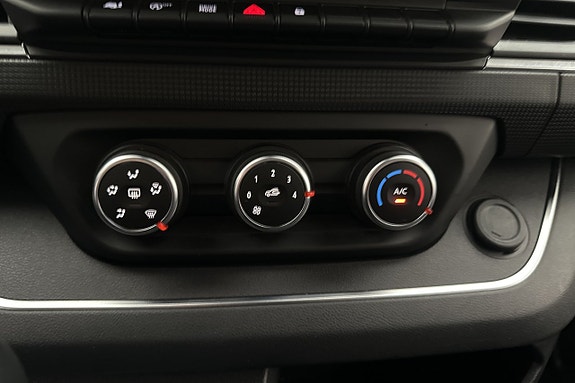 Renault Trafic 23 of 29