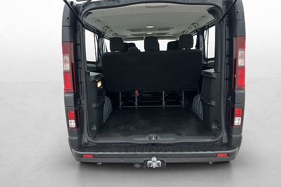 Renault Trafic 12 of 29