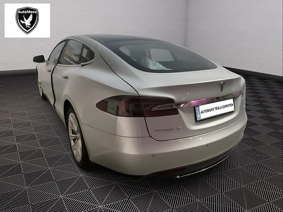 Tesla Model S 5 of 5