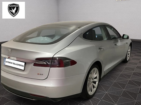 Tesla Model S 2 of 5