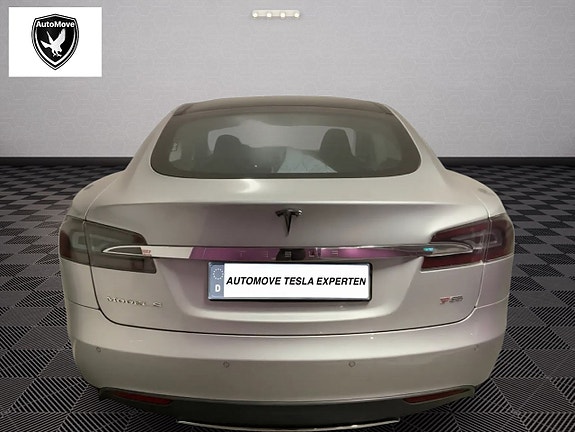 Tesla Model S 3 of 5
