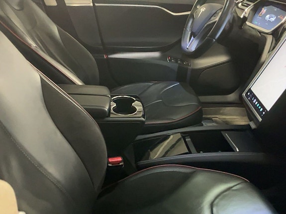 Tesla Model S 6 of 8
