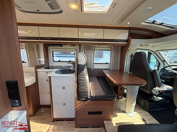 LMC Edition T 712 | Låga enkelsängar | Automat | ALDE | AC x2 4 of 21