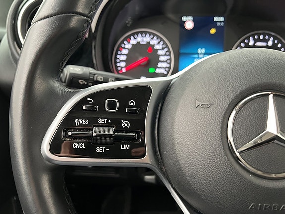 Mercedes-Benz T180 15 of 27