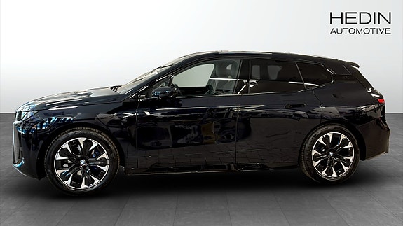 BMW iX 6 of 13