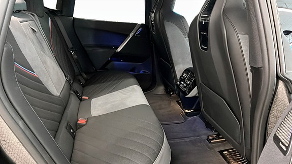 BMW iX 5 of 13