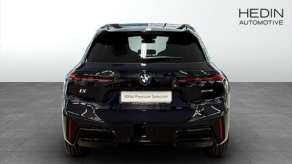 BMW iX 7 of 13