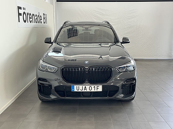 BMW X5 2 of 5
