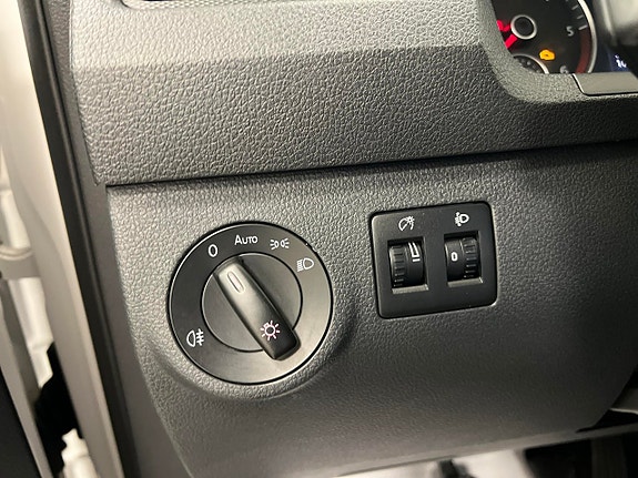 Volkswagen Caddy Maxi 16 of 18