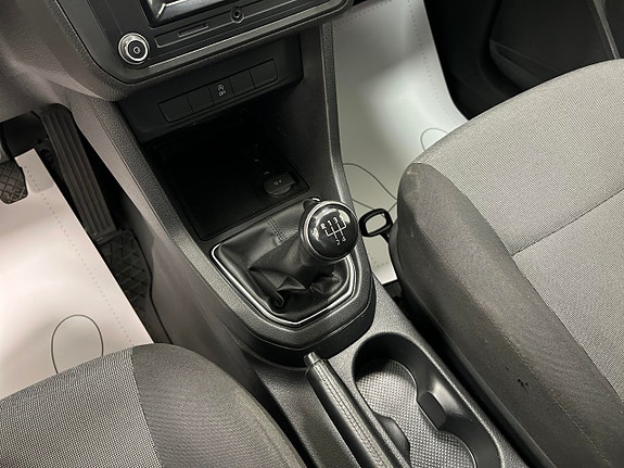 Volkswagen Caddy Maxi 12 of 18