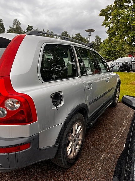 Volvo XC90 4 of 5