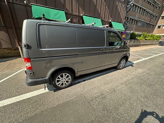 Volkswagen Transporter 3 of 5