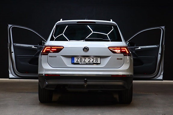 Volkswagen Tiguan 8 of 30