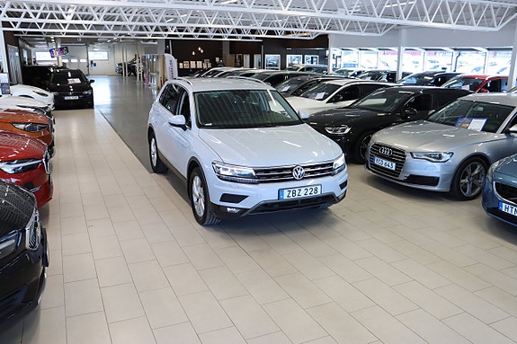 Volkswagen Tiguan 3 of 30