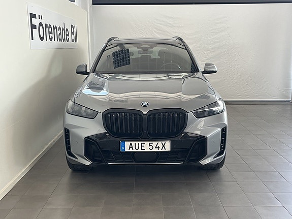 BMW X5 2 of 5