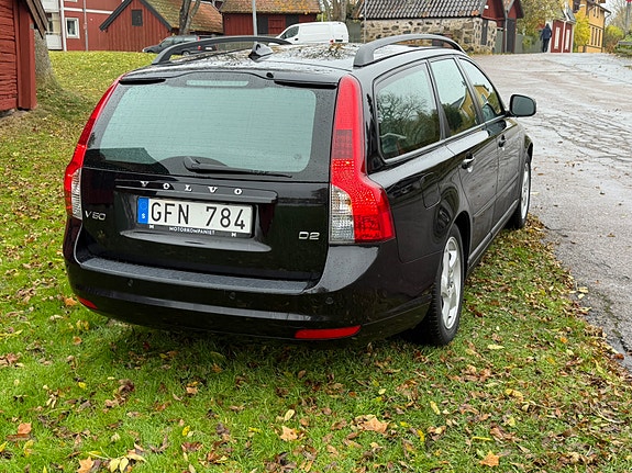 Volvo V50 2 of 5