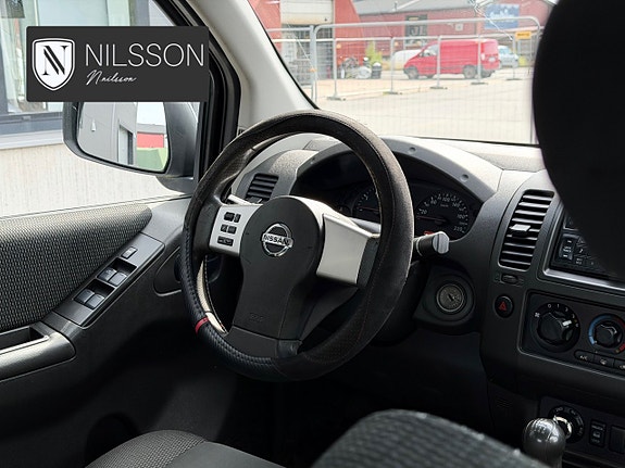 Nissan Navara 24 of 26
