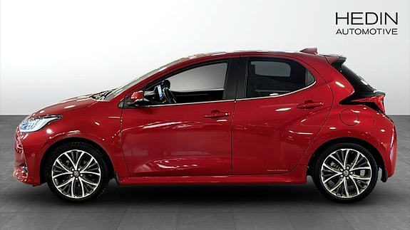 Toyota Yaris 6 of 9