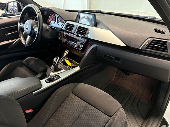 BMW 320 11 of 18