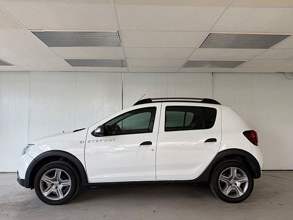 Dacia Sandero Stepway 2 of 5