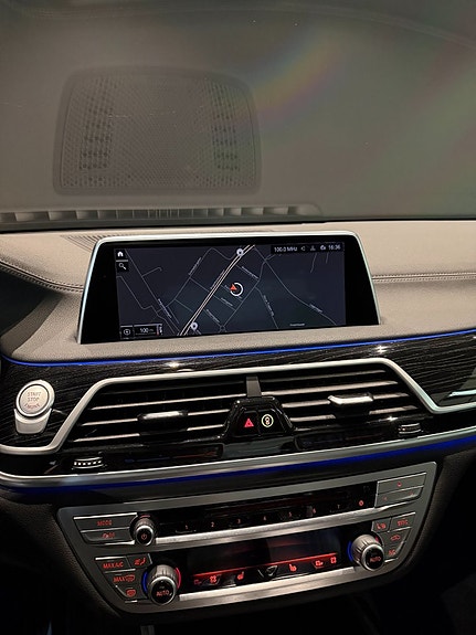 BMW 740d 19 of 23