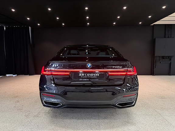 BMW 740d 9 of 23