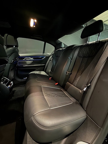 BMW 740d 11 of 23