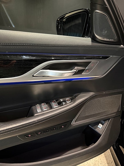 BMW 740d 22 of 23