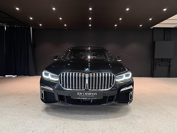 BMW 740d 2 of 5