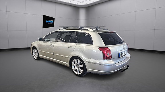 Toyota Avensis 4 of 13
