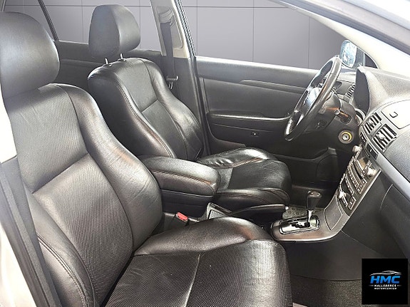 Toyota Avensis 9 of 13
