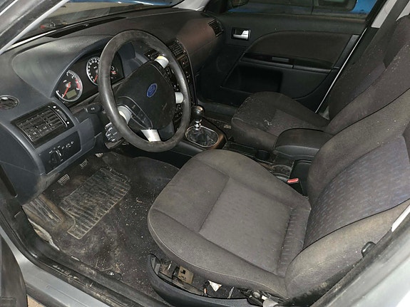 Ford Mondeo 3 of 3