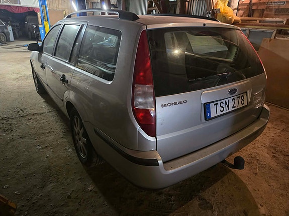Ford Mondeo 2 of 3