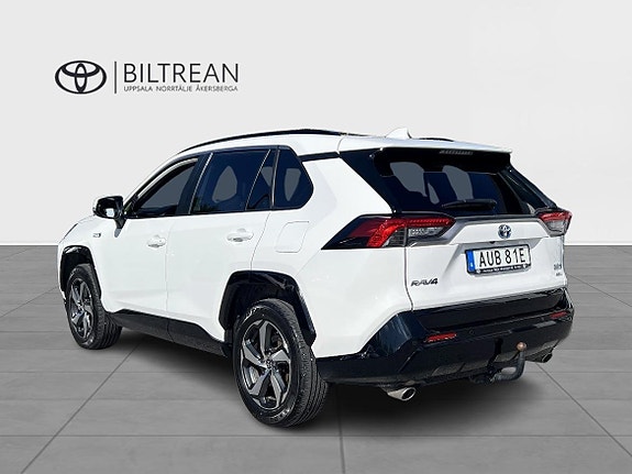 Toyota RAV4 Plug-in Hybrid 4 of 5